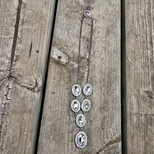 Modern Vtg Crown Tarifari Silver‎ Tone Clear 5 Rhinestones Lariat Style Necklace